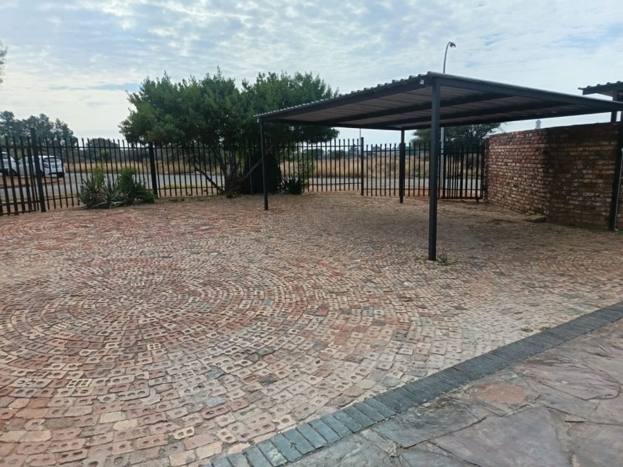 4 Bedroom Property for Sale in Carters Glen Northern Cape